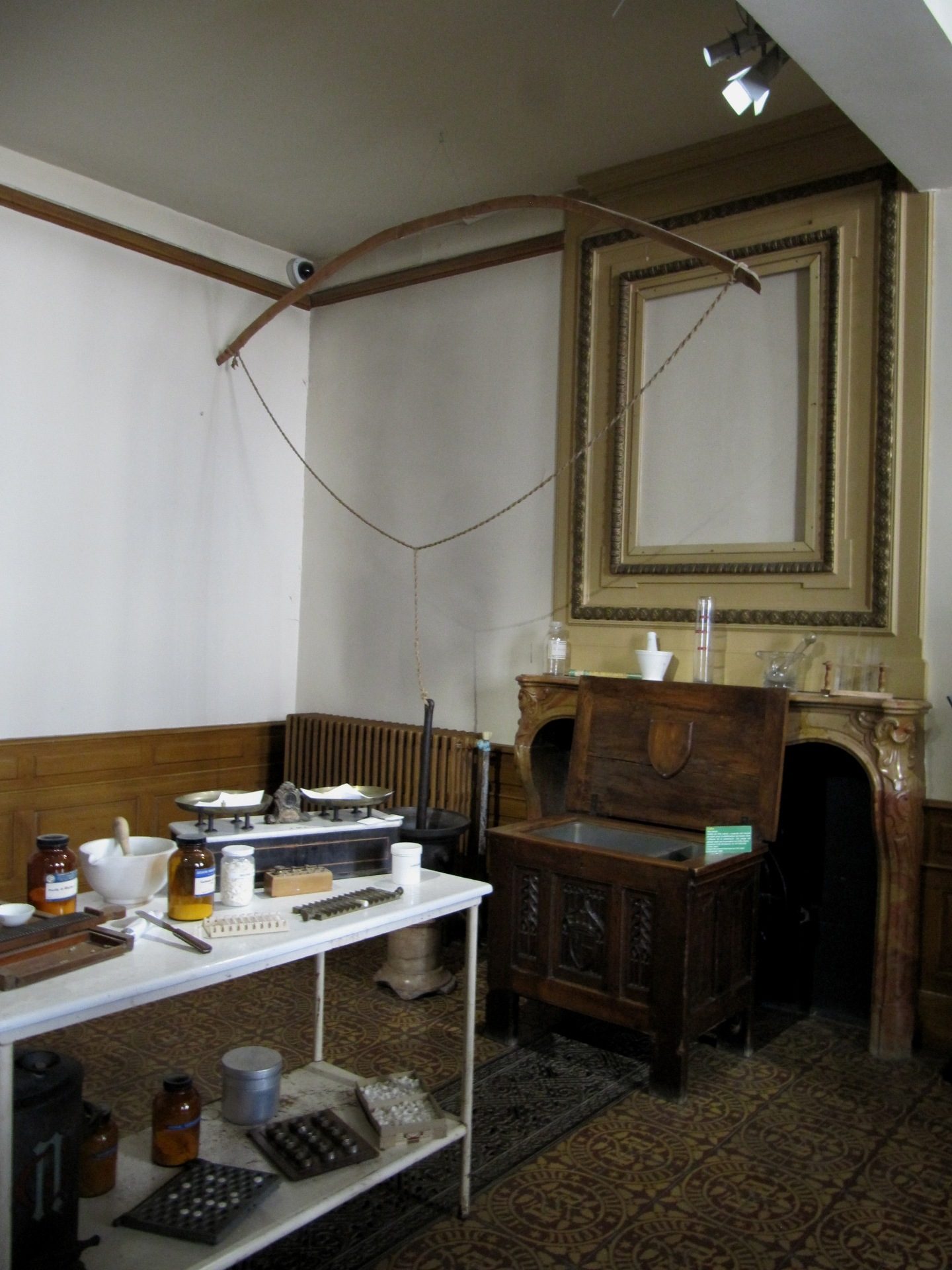 15- the apothecaries laboratory.jpg